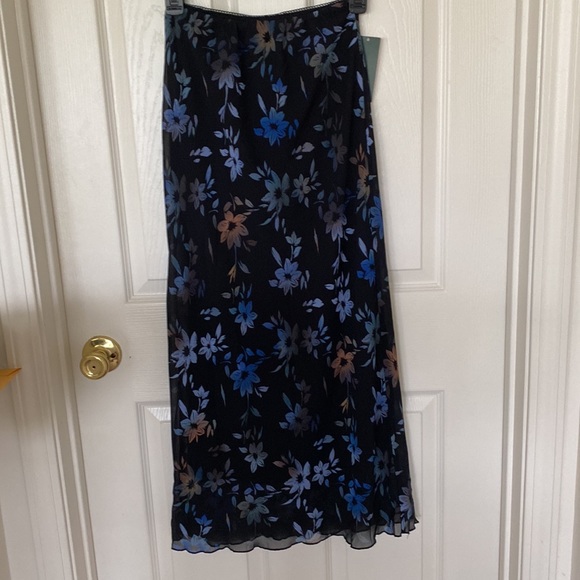 “Wild Fable” black floral lined, pull on skirt; size XS; NWT - Picture 4 of 6